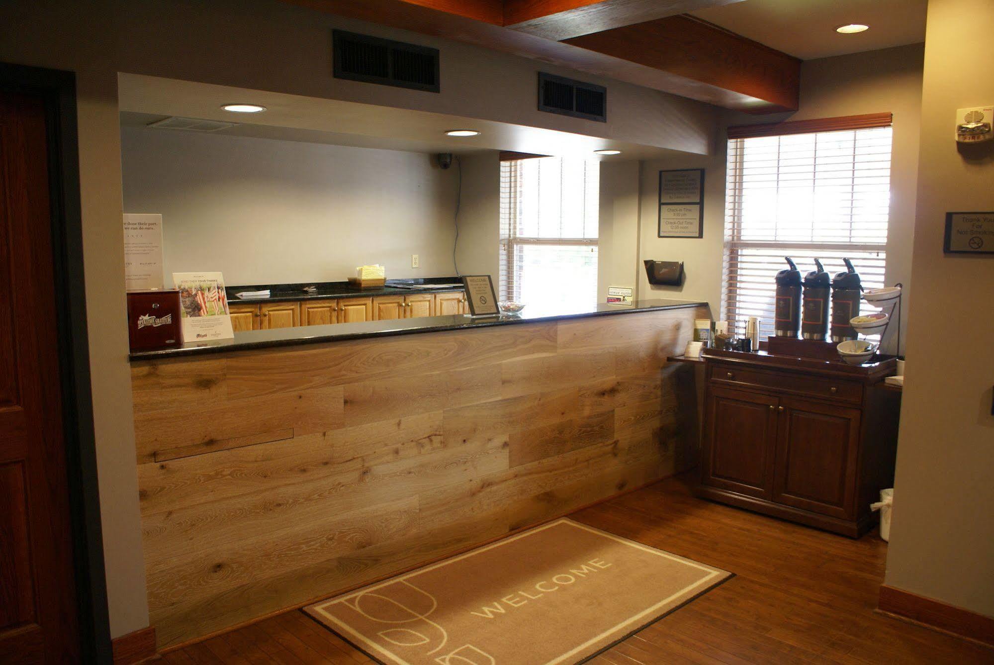 Country Inn & Suites By Radisson, Lansing, Mi Εξωτερικό φωτογραφία